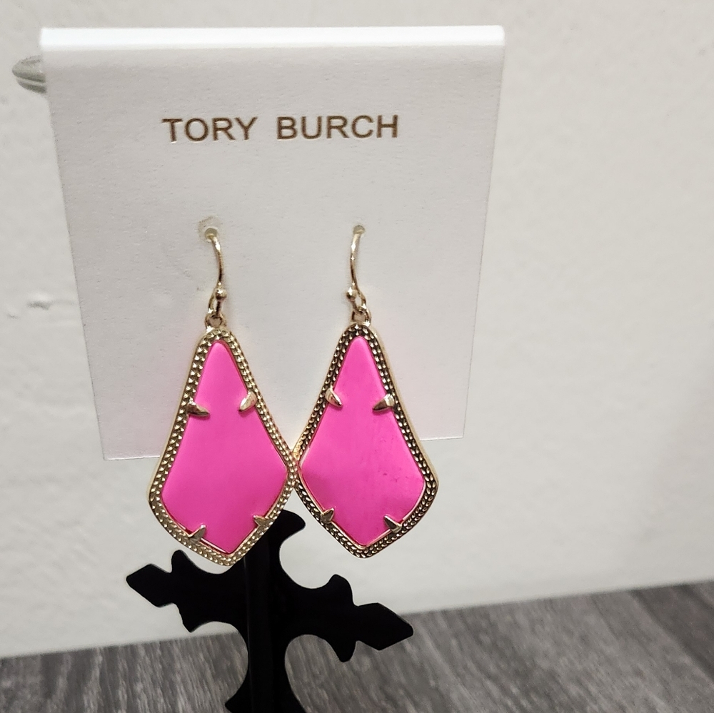 Kendra Scott pink earring